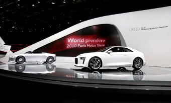 audi quattro concept 2010 presentation salon de paris